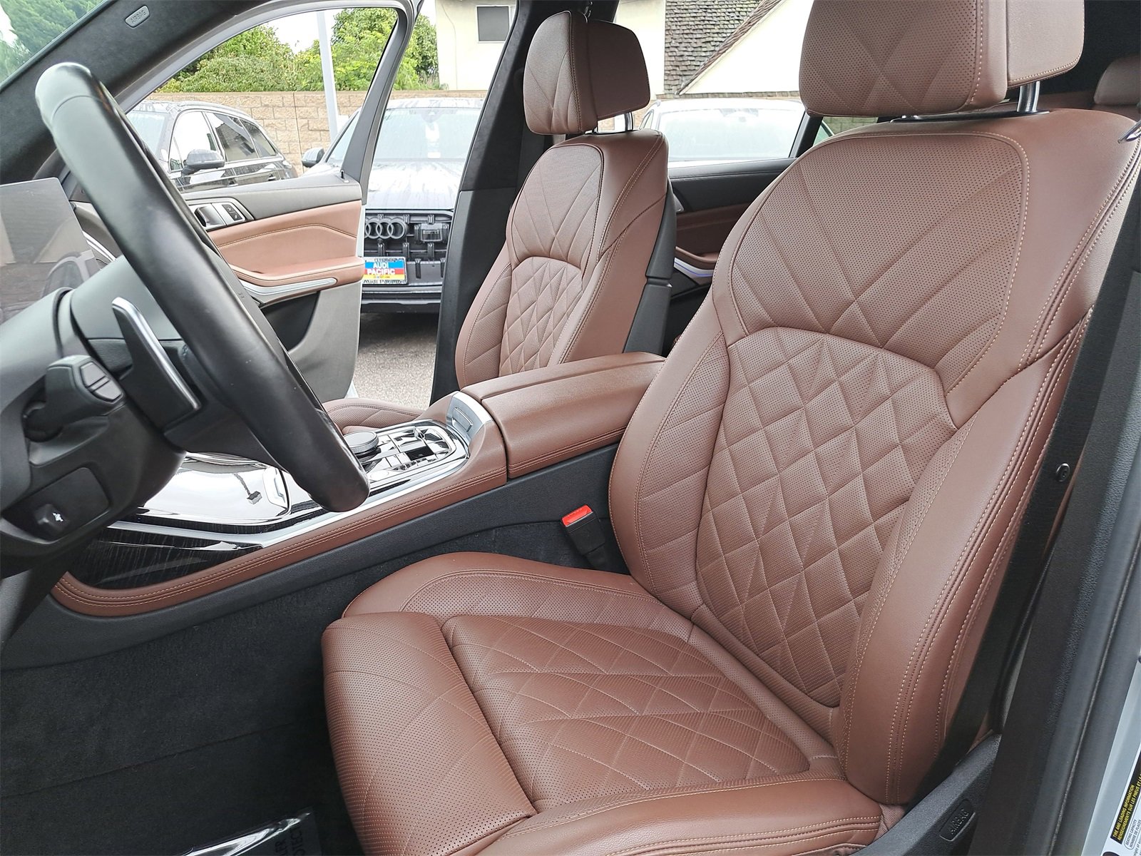 Used 2024 BMW X7 xDrive40i w/ M Sport Package image 17