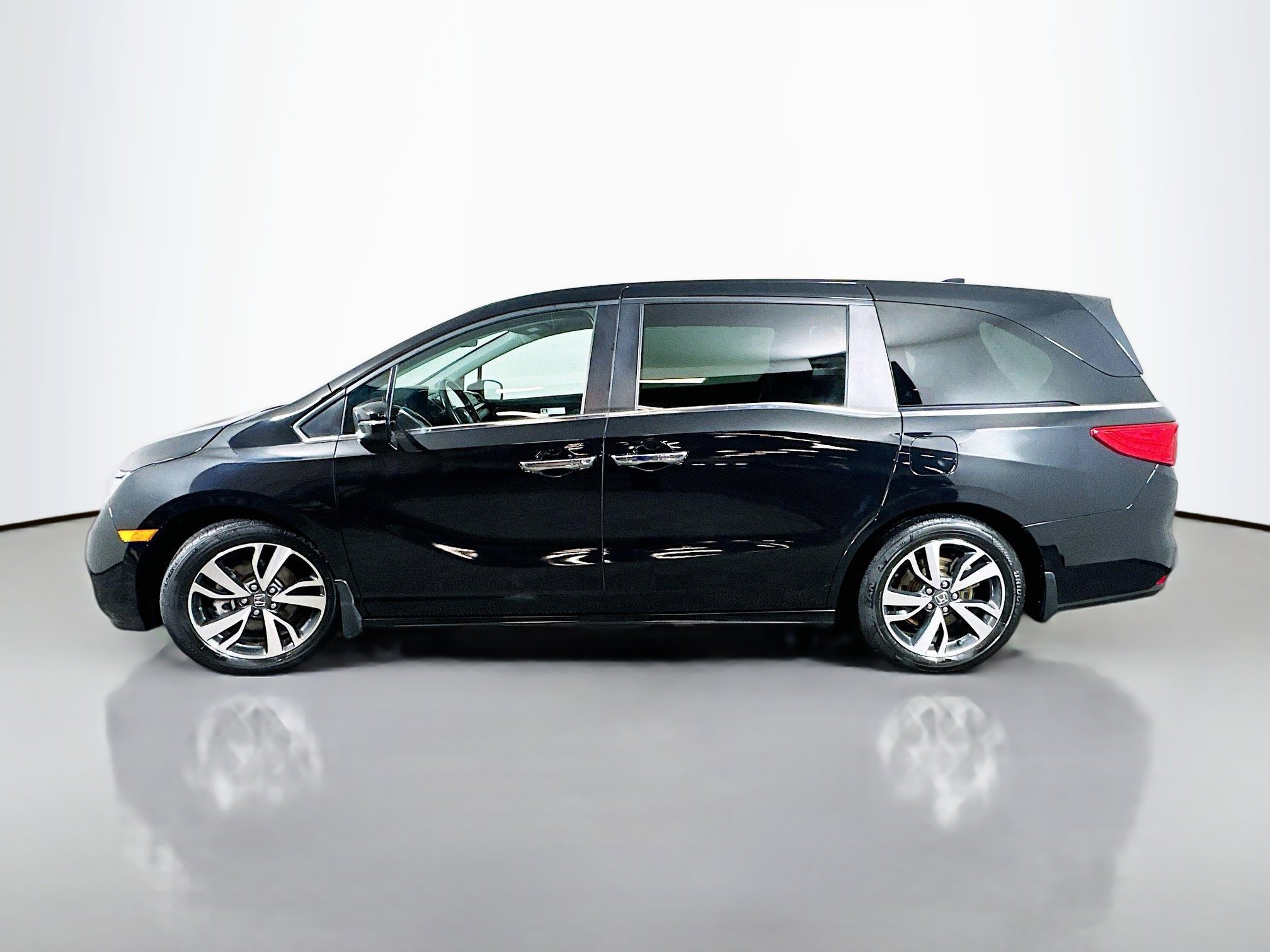 Used 2024 Honda Odyssey Touring image 4