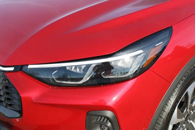 Used 2024 Ford Escape Platinum w/ Premium Technology Package image 10