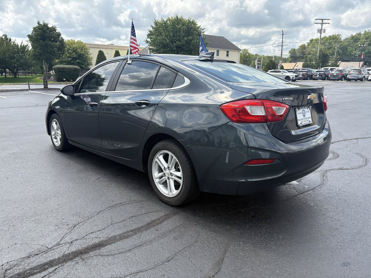 Used 2017 Chevrolet Cruze LT w/ Convenience Package FWD image 7