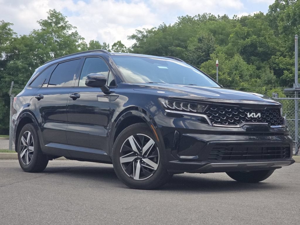 Used 2023 Kia Sorento S w/ Panoramic Sunroof Package FWD image 2