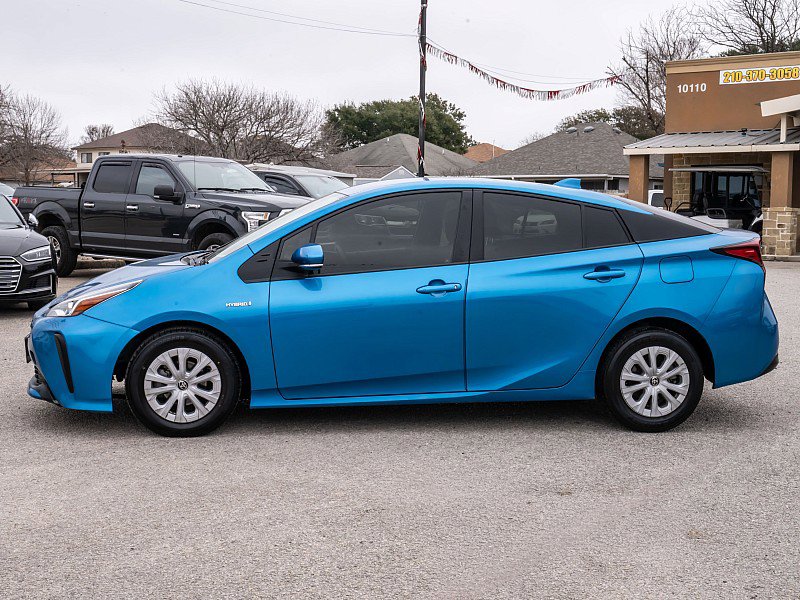 Used 2022 Toyota Prius L Eco FWD image 8