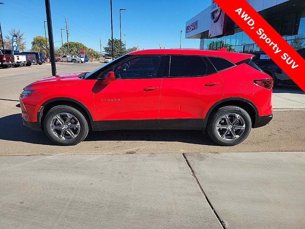 Used 2023 Chevrolet Blazer LT AWD/4WD image 4