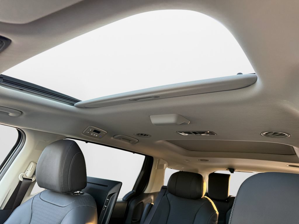 New 2026 Kia Carnival SX Prestige FWD image 30