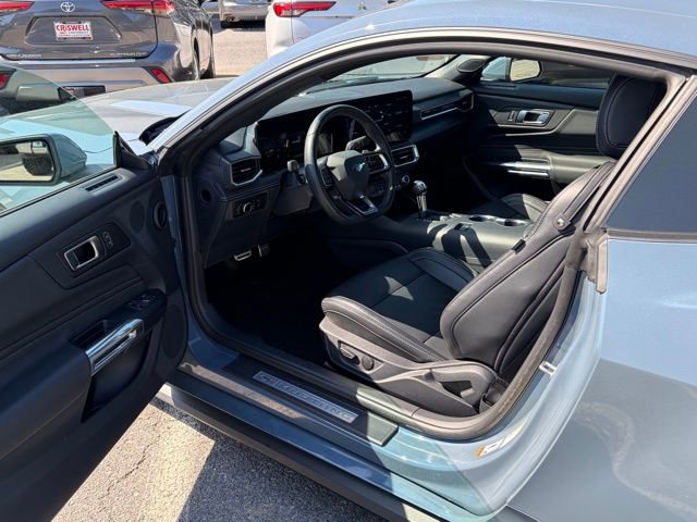 Used 2025 Ford Mustang GT Premium image 16