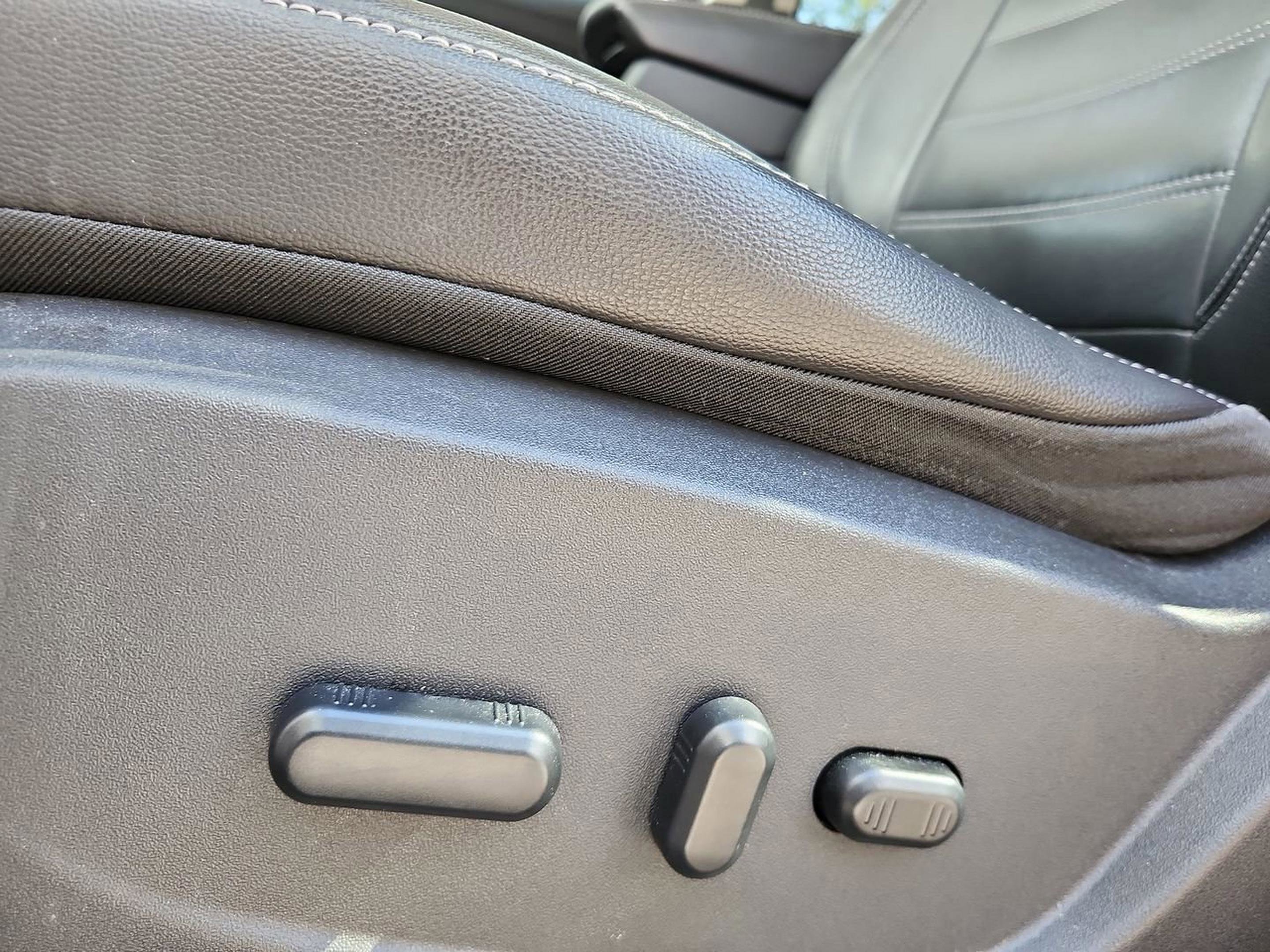 Used 2017 Ford Escape Titanium image 19