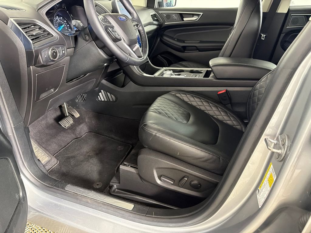 Used 2023 Ford Edge Titanium AWD/4WD image 9