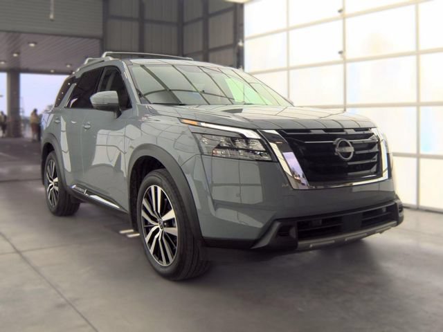 Certified 2025 Nissan Pathfinder Platinum w/ Cargo Package FWD image 11