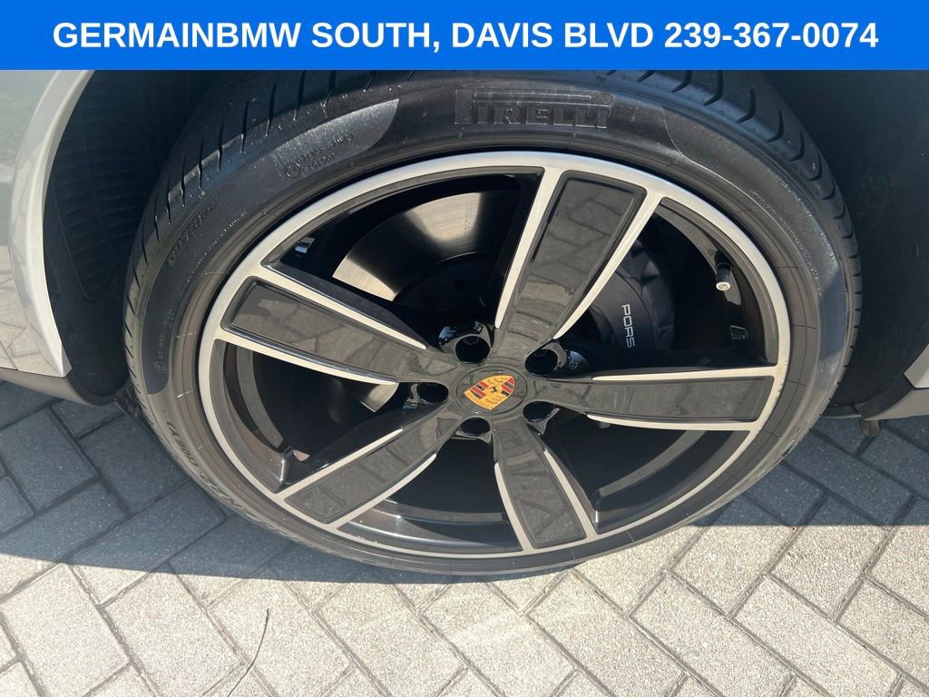 Used 2023 Porsche Cayenne AWD/4WD image 15