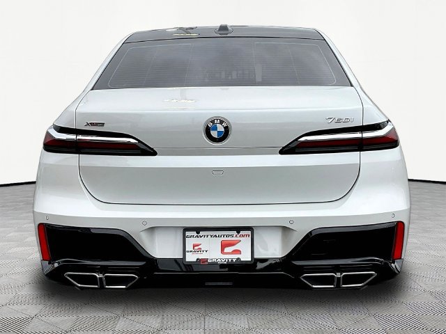 Used 2023 BMW 760i xDrive w/ Parking Assistance Package AWD/4WD image 6