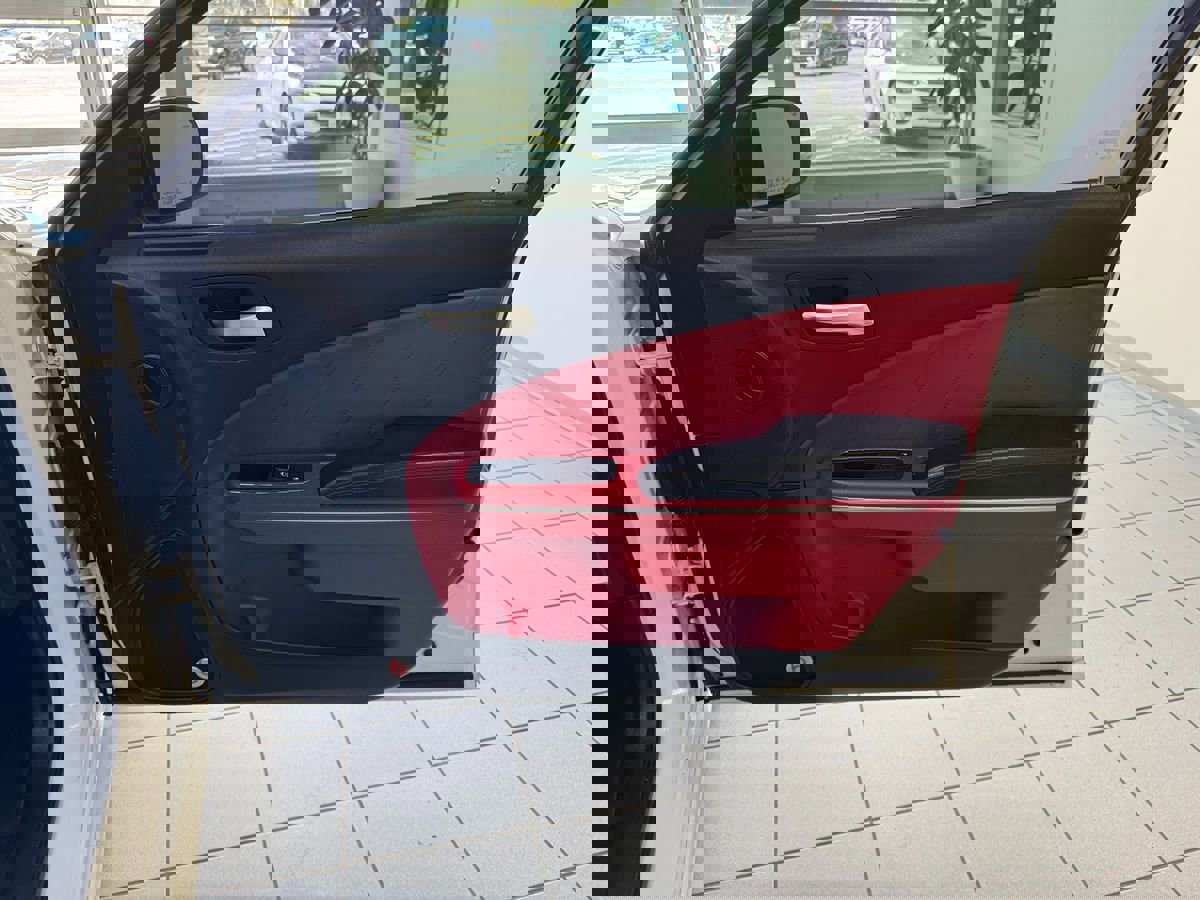 Used 2015 Dodge Charger R/T RWD image 18