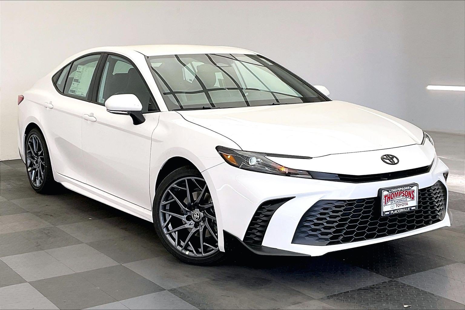 New 2026 Toyota Camry SE w/ Convenience Package