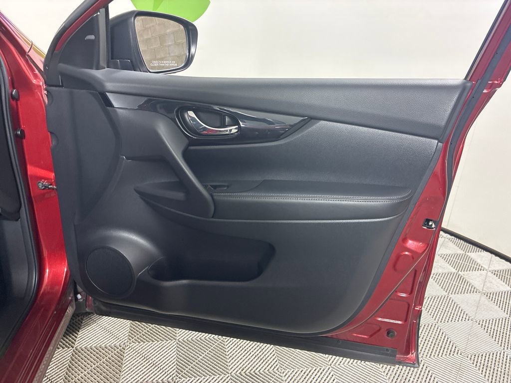 Used 2022 Nissan Rogue Sport SL w/ Premium Package image 32