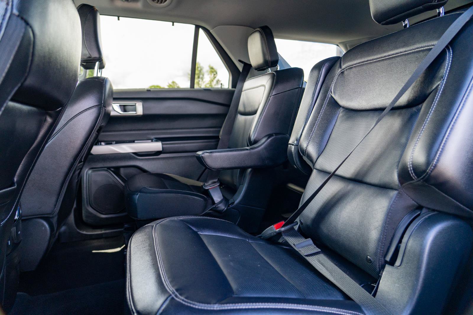 Used 2024 Ford Explorer Limited RWD image 18