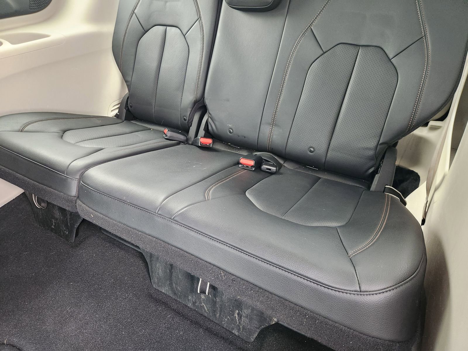 Used 2020 Chrysler Pacifica Touring-L Plus image 33