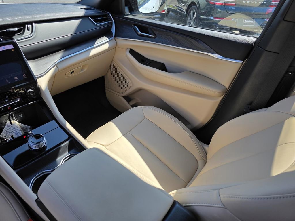 Used 2024 Jeep Grand Cherokee L Limited image 29