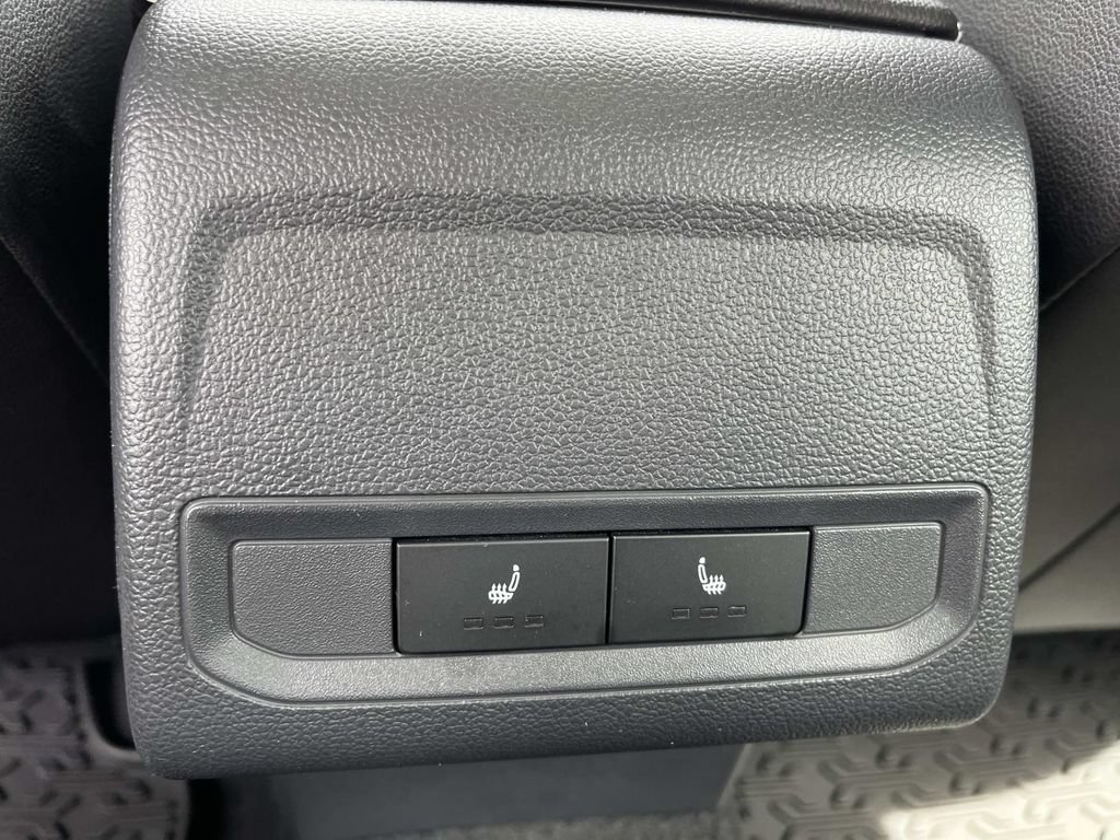Used 2025 Volkswagen Jetta SEL FWD image 19