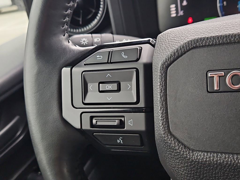 Used 2024 Toyota Land Cruiser image 28