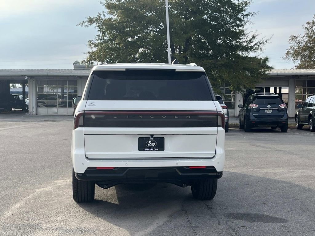 New 2025 Lincoln Navigator L Reserve image 4