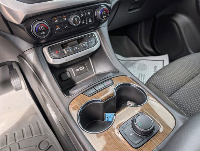 Used 2023 GMC Acadia SLE w/ Elevation Edition FWD image 14