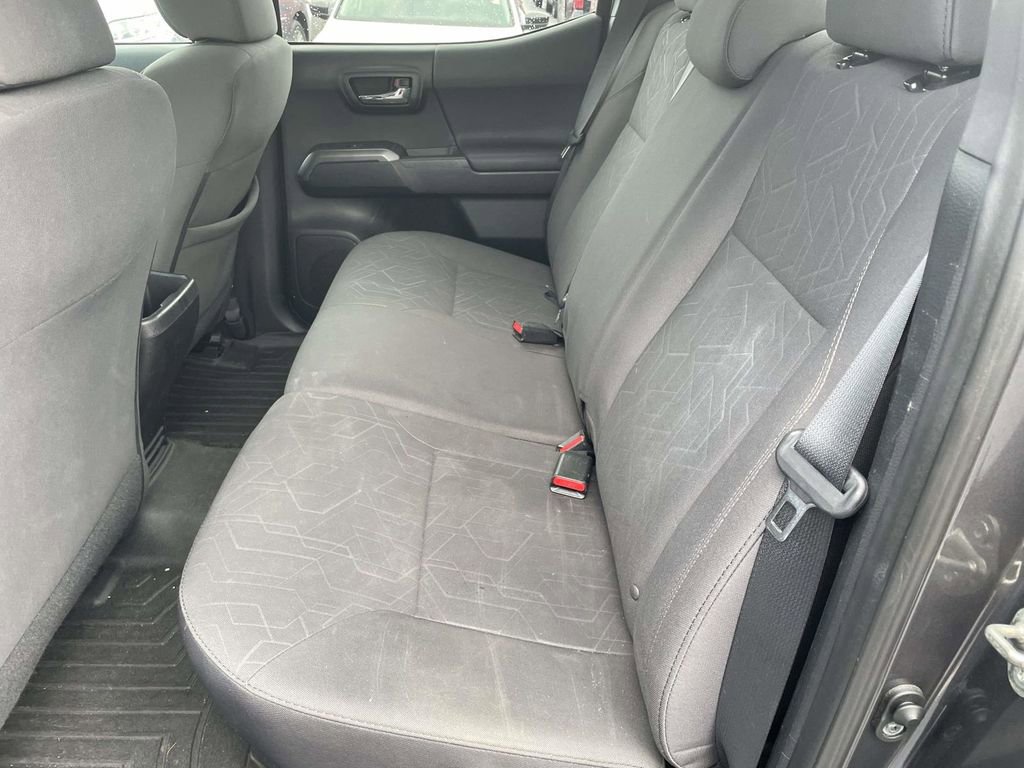 Used 2016 Toyota Tacoma TRD Sport image 21