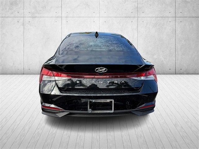 Used 2023 Hyundai Elantra SEL image 3