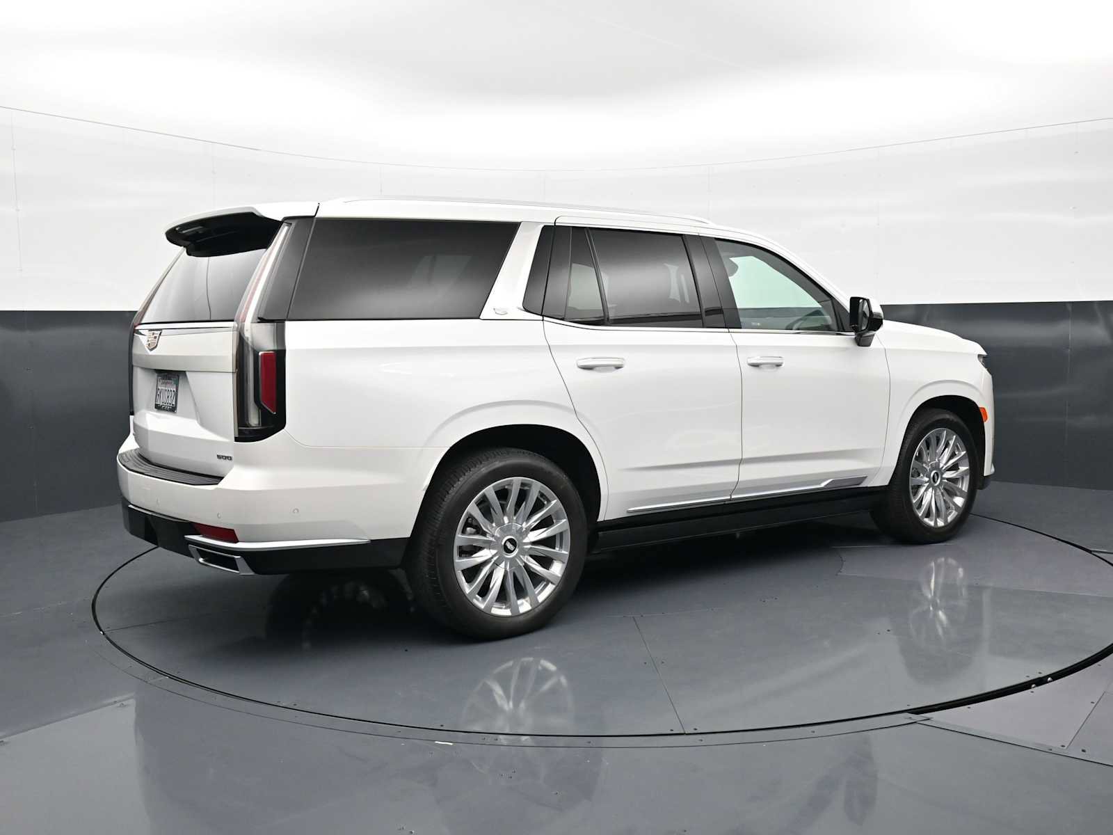 Used 2024 Cadillac Escalade Premium Luxury w/ Performance Package AWD/4WD image 5