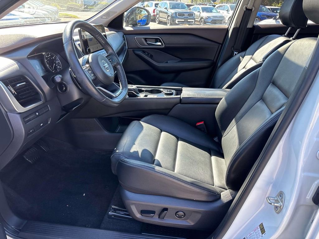 Used 2021 Nissan Rogue SL w/ Premium Package image 11