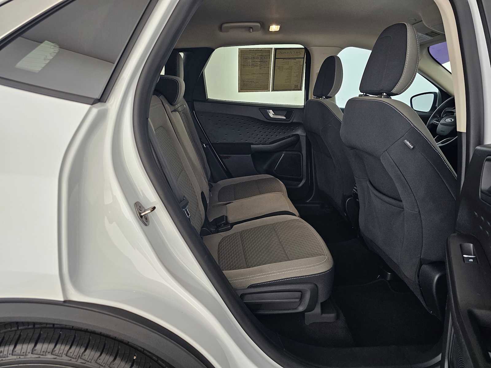 Used 2020 Ford Escape SE image 12