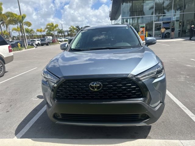 Used 2024 Toyota Corolla Cross LE video 2