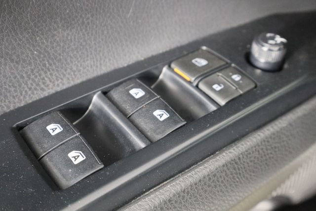 Used 2020 Toyota Camry LE image 19