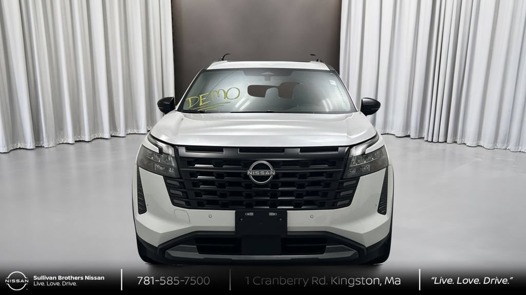 New 2026 Nissan Pathfinder SL w/ SL Premium Package AWD/4WD image 2