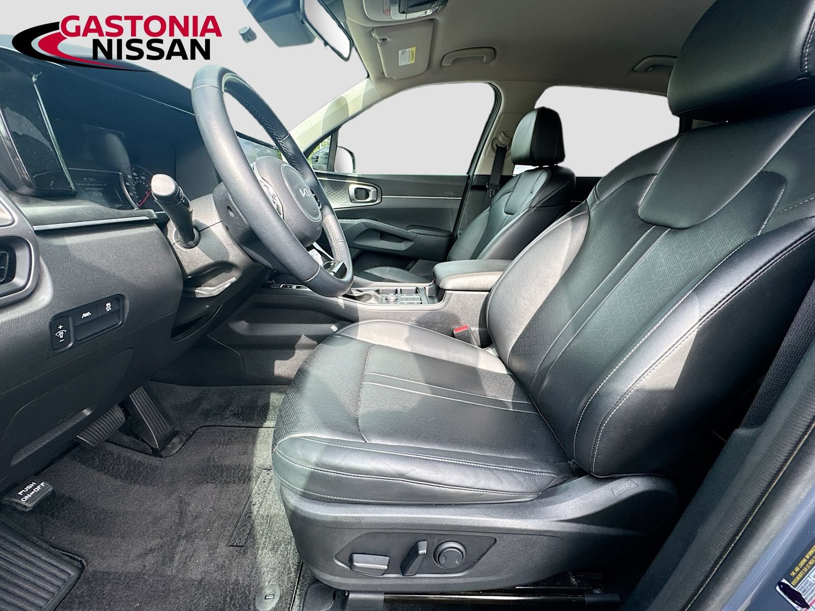 Used 2022 Kia Sorento S FWD image 29