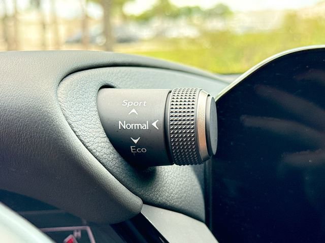 Used 2025 Lexus ES 350 w/ Premium Package image 29