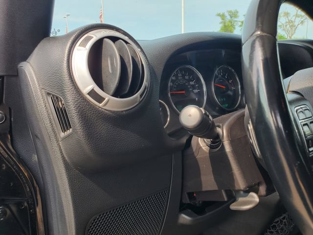 Used 2016 Jeep Wrangler Unlimited Sahara w/ Dual Top Group AWD/4WD image 10