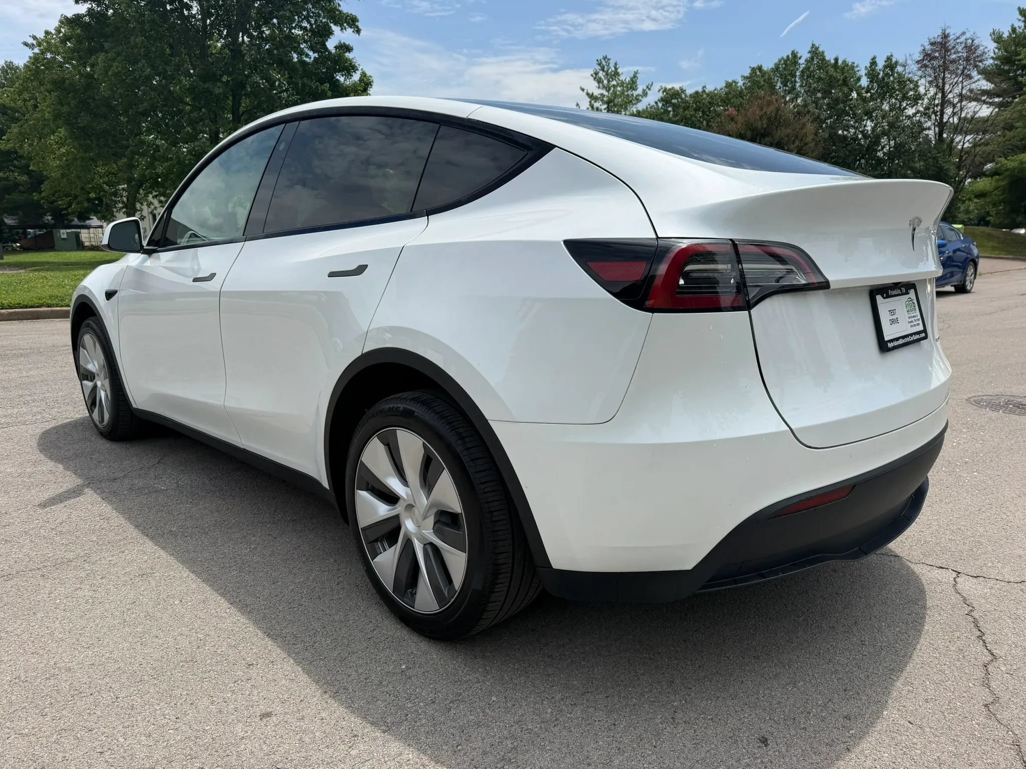 Used 2023 Tesla Model Y AWD image 7