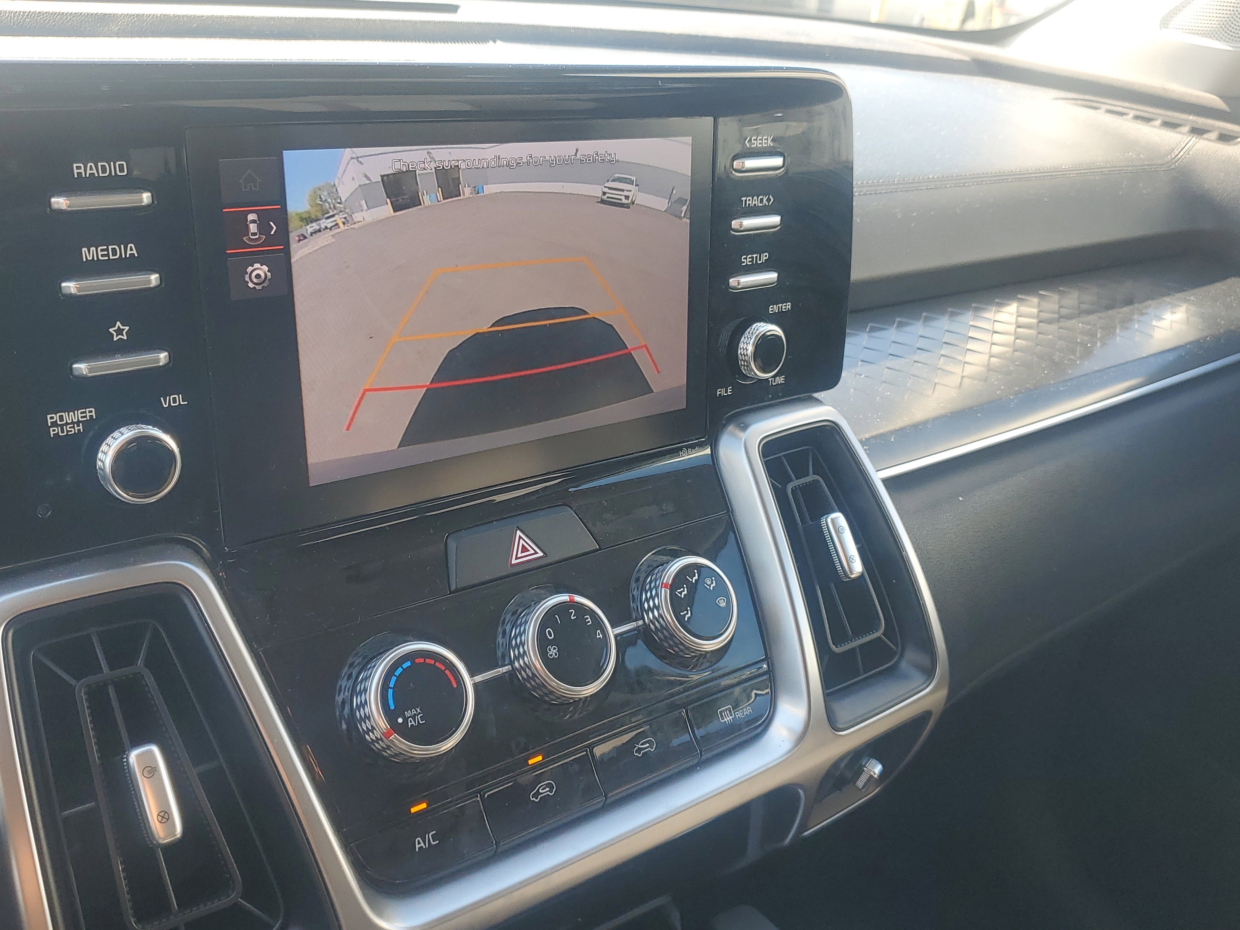 Used 2023 Kia Sorento LX image 23