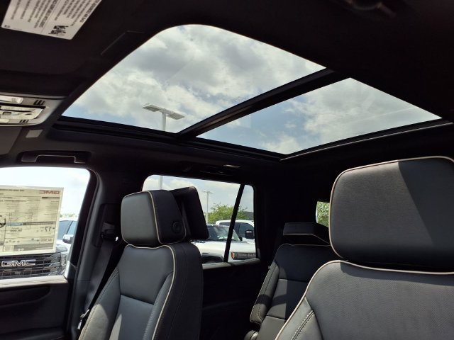 New 2026 GMC Yukon Elevation w/ Elevation Premium Package AWD/4WD image 14