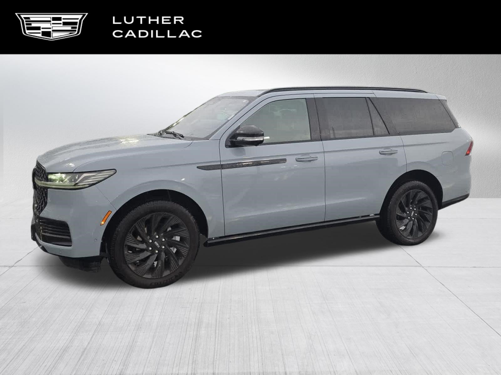 Used 2025 Lincoln Navigator Reserve w/ Jet Appearance Package