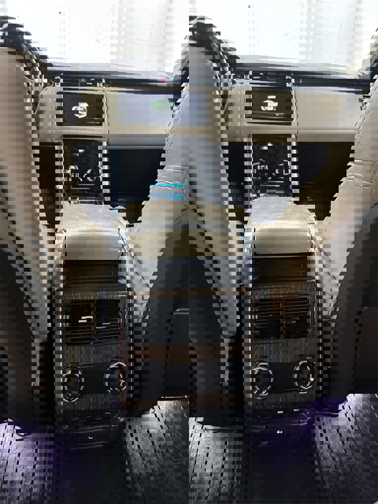 Used 2018 Land Rover Range Rover Sport HSE image 25