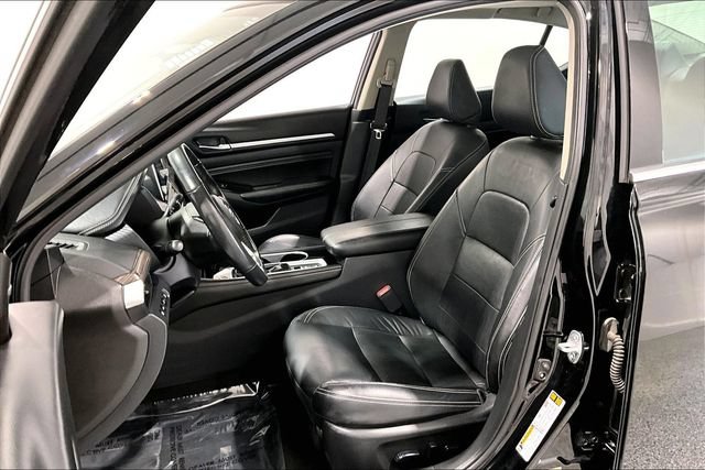 Used 2022 Nissan Altima 2.5 Platinum AWD/4WD image 28