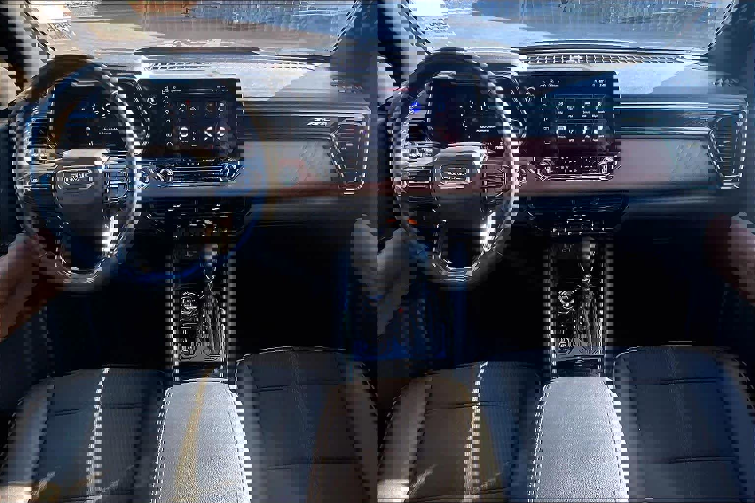 Used 2023 GMC Canyon AT4 w/ Technology Package image 16