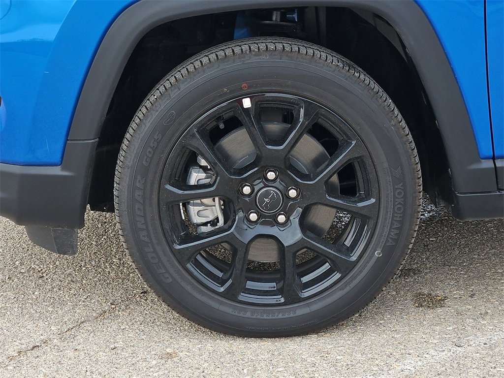 New 2026 Jeep Compass Latitude image 9