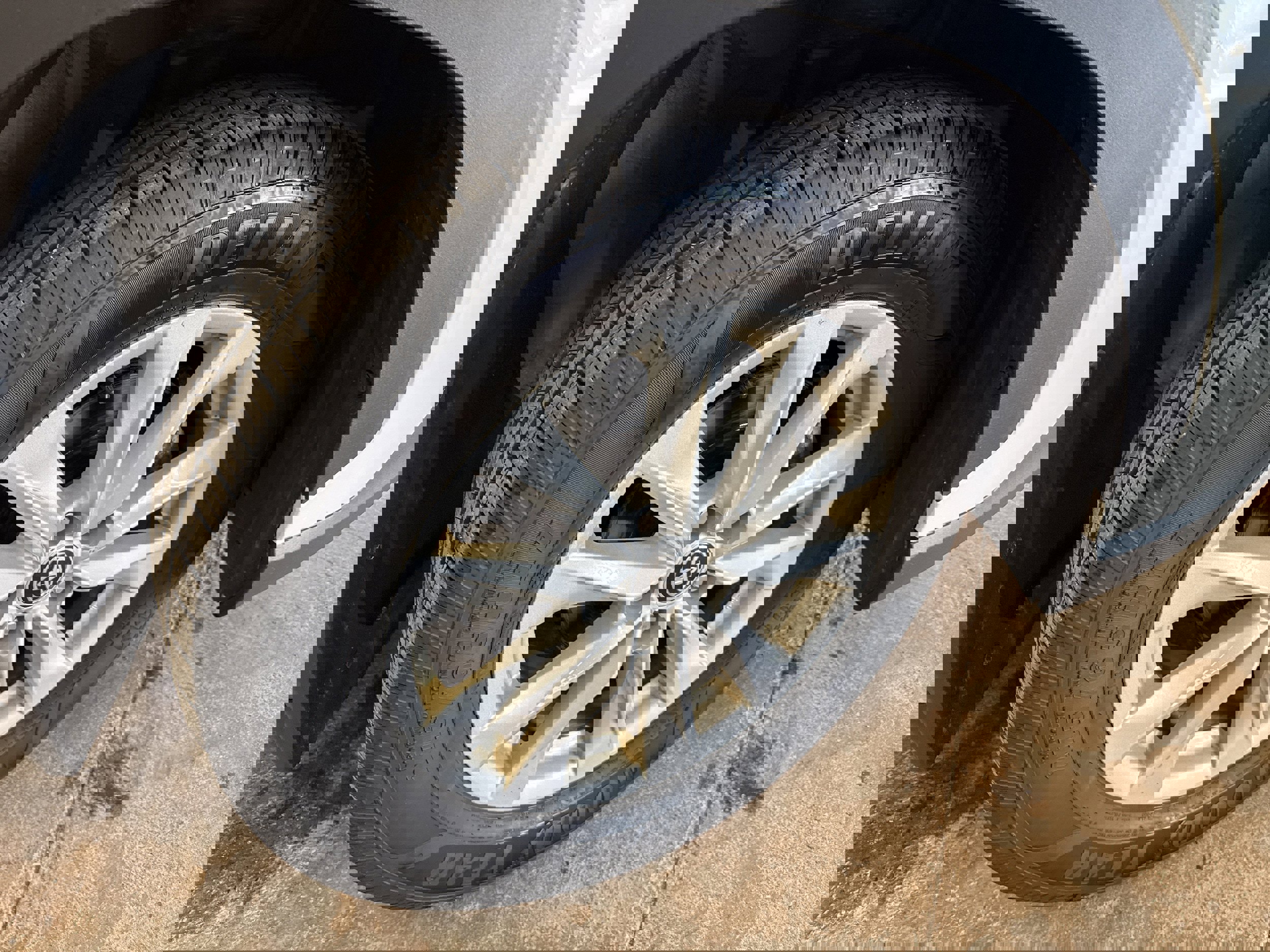 Used 2022 Toyota Corolla Cross LE w/ Moonroof Package image 12