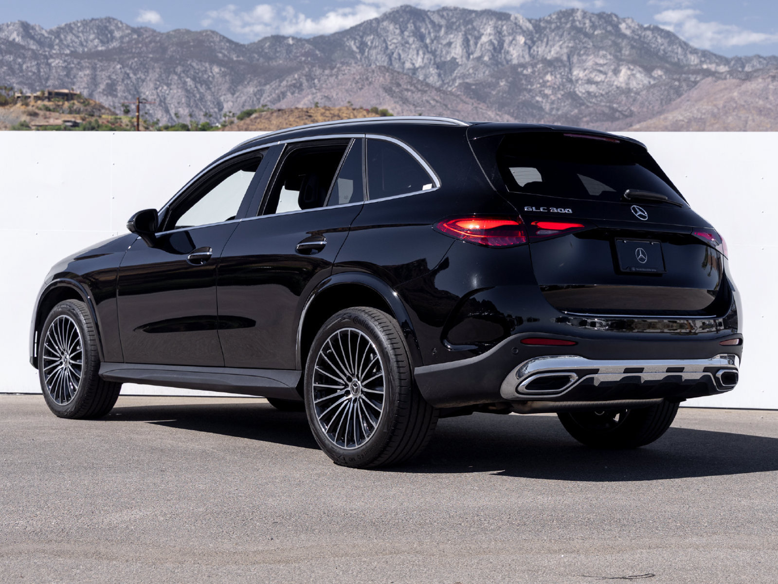 Used 2026 Mercedes-Benz GLC 300 image 4
