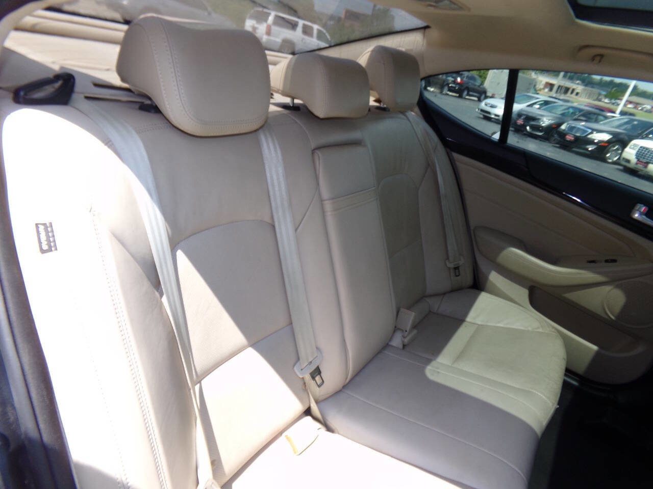 Used 2015 Kia Cadenza Premium w/ Luxury Package FWD image 25