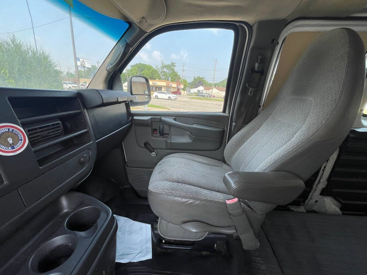 Used 2012 Chevrolet Express 3500 image 19