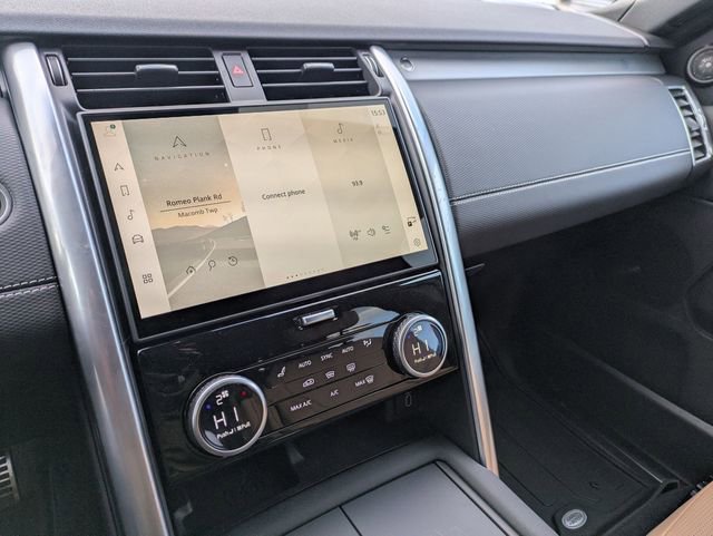 New 2026 Land Rover Discovery Limited Edition image 11