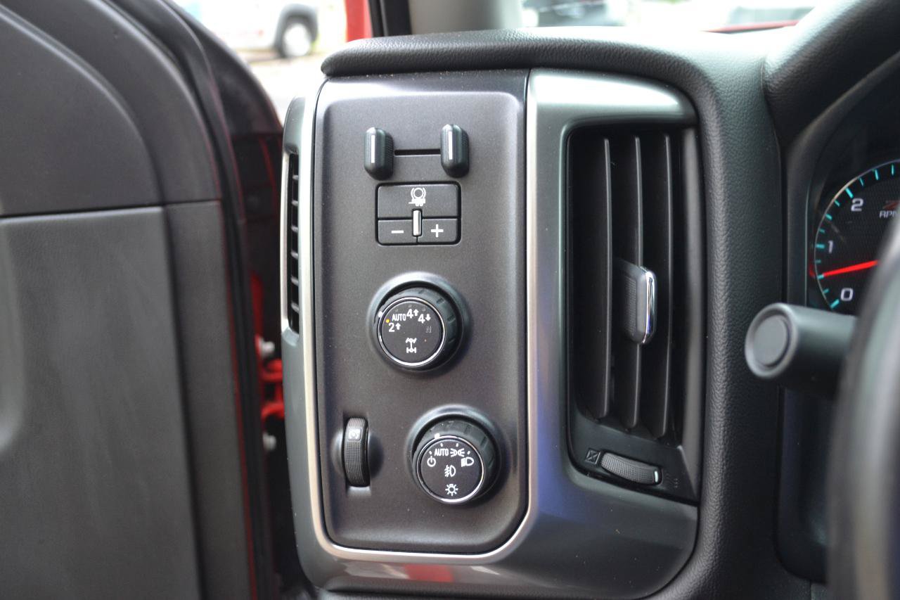 Used 2018 Chevrolet Silverado 1500 LT w/ Texas Edition AWD/4WD image 13