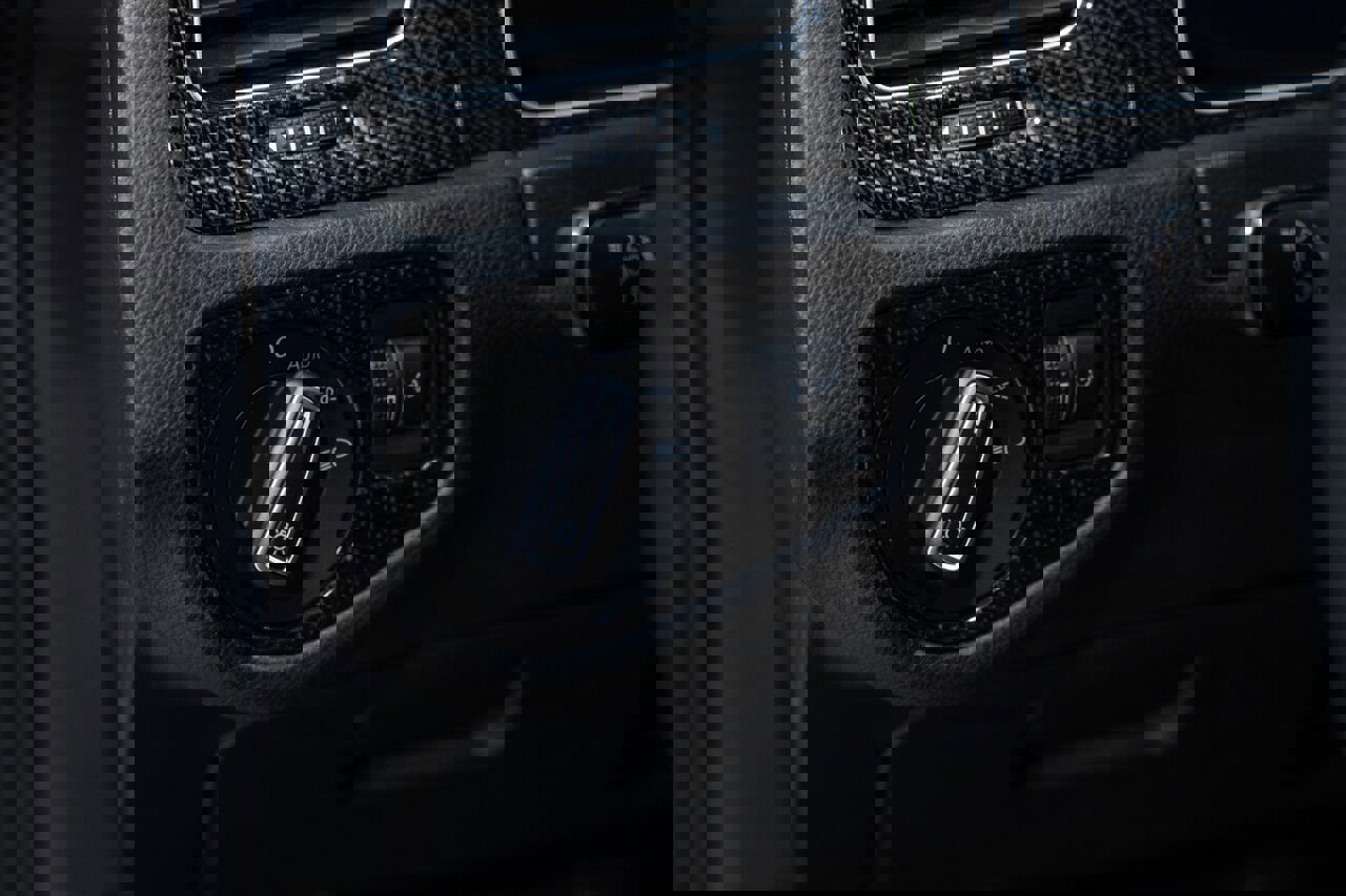 Used 2019 Volkswagen Golf R 4-Door image 67